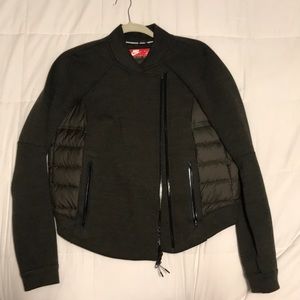 Forest Green Nike Puff Jacket - Never Worn